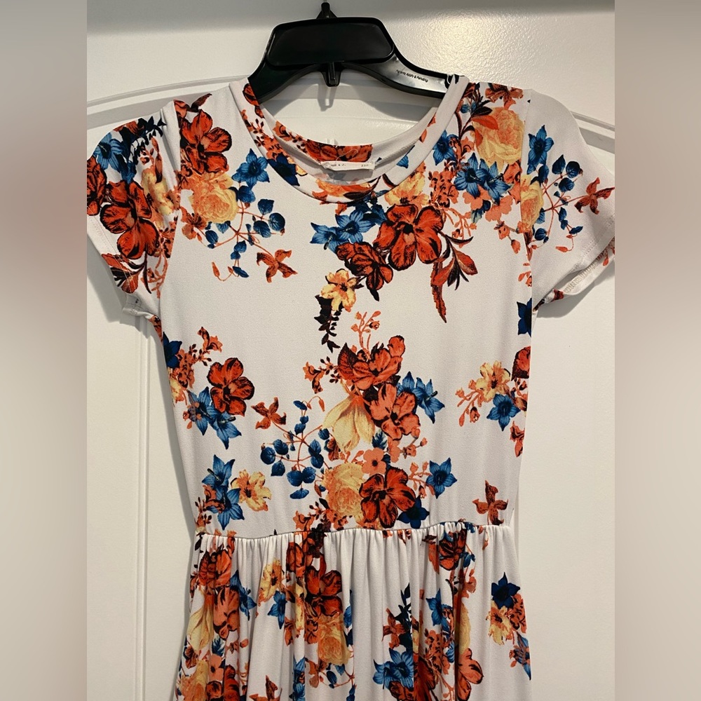 EUC FLORAL MAXI DRESS THE MINT JULEP BOUTIQUE SIZE SMALL SHORT SLEEVES